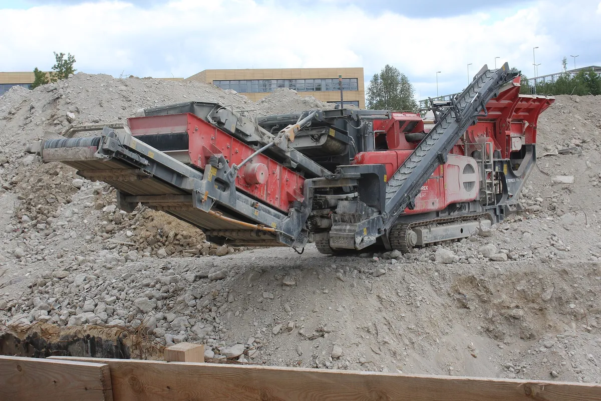 Мобильная щёковая дробилка Terex Finlay на гусеничном ходу